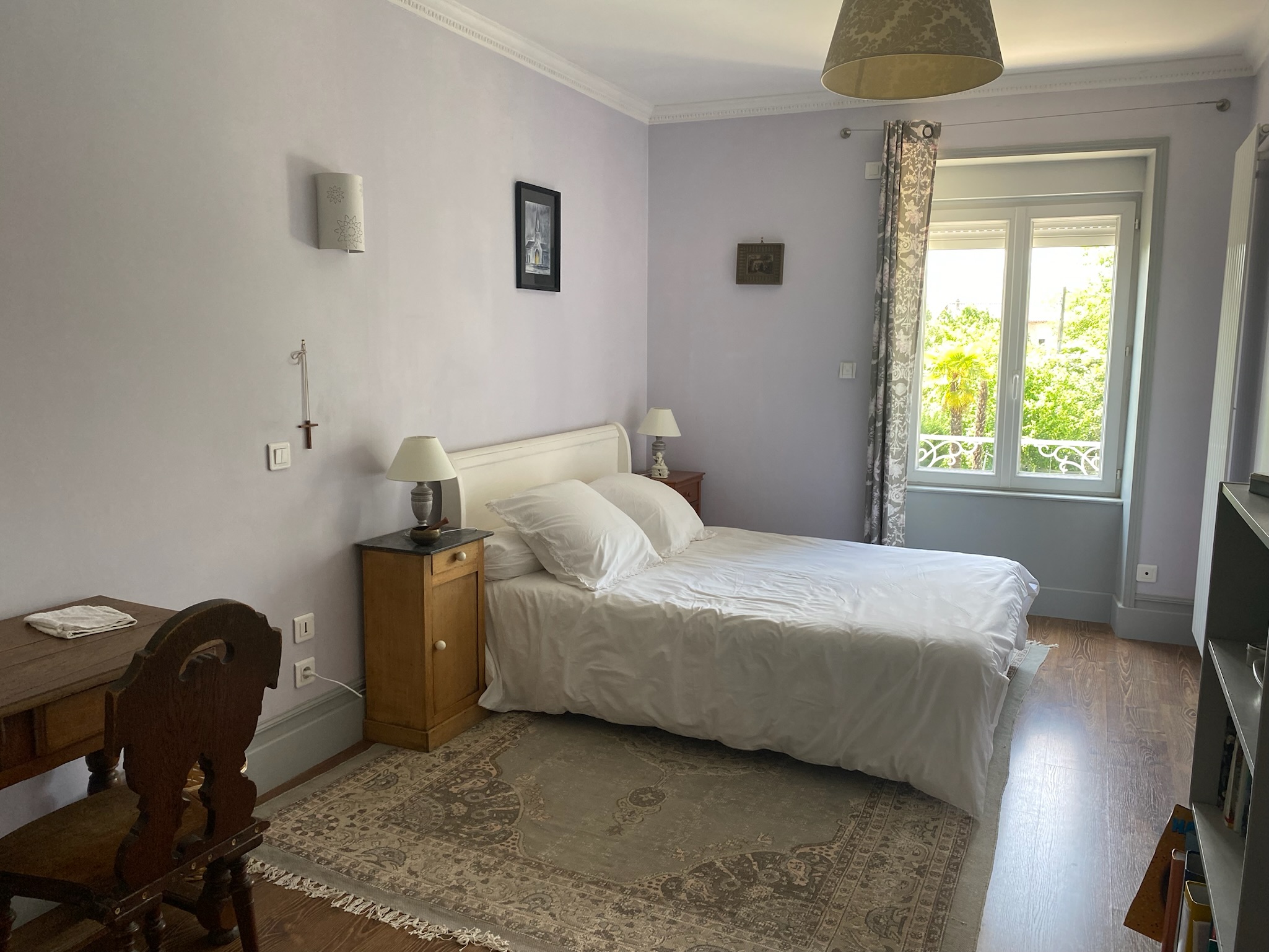 Chambre 5 (étage) : 1 lit de couple